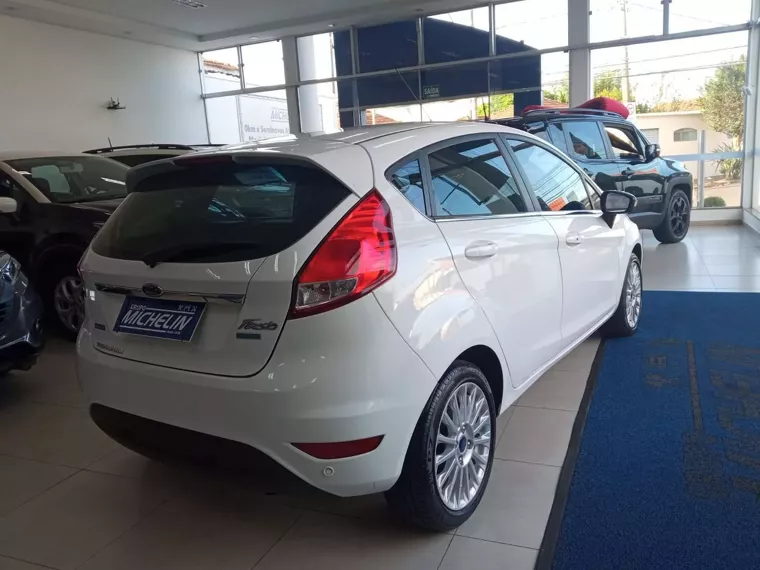 Ford Fiesta Branco 7