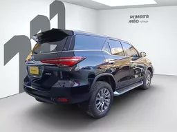 Toyota Hilux SW4