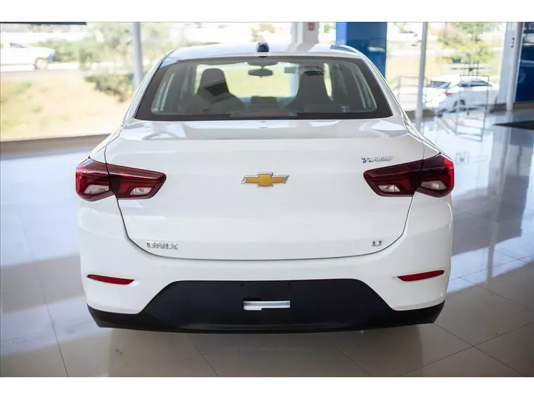 Chevrolet Onix Branco 14