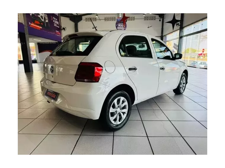 Volkswagen Gol Branco 4