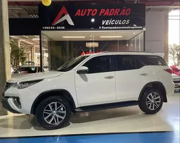 Toyota Hilux SW4