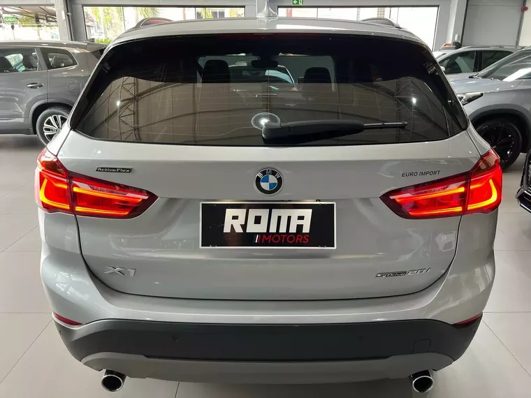 BMW X1 Prata 4