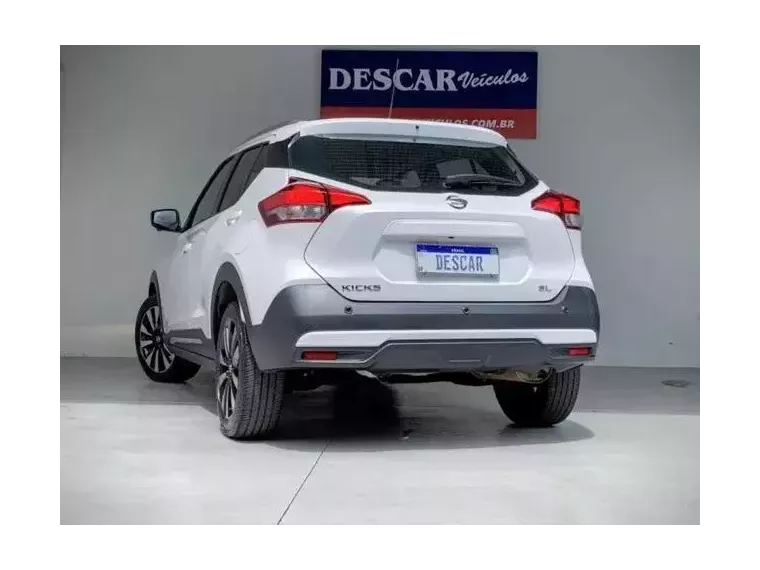 Nissan Kicks Branco 2