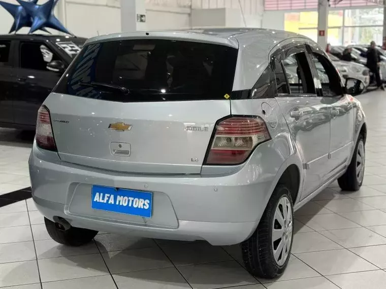 Chevrolet Agile Prata 4