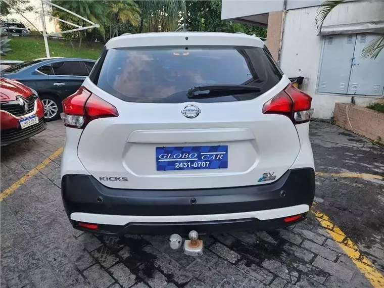 Nissan Kicks Branco 6