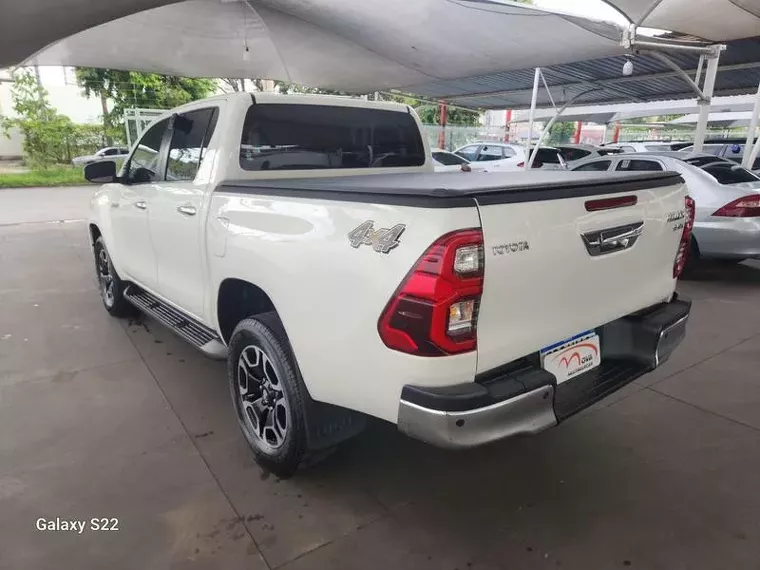 Toyota Hilux Branco 2