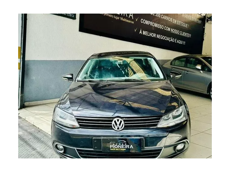 Volkswagen Jetta Preto 3