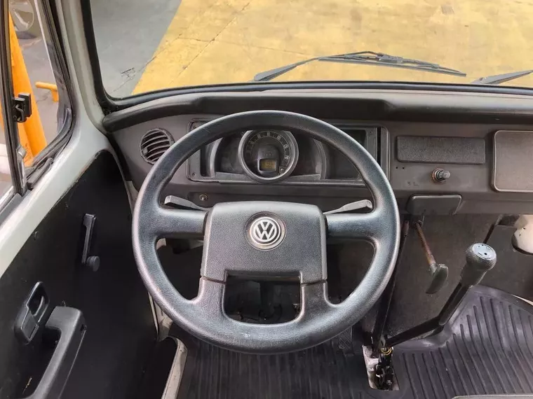 Volkswagen Kombi Branco 17