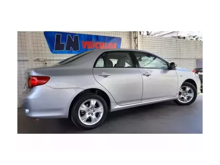 Toyota Corolla Prata 3