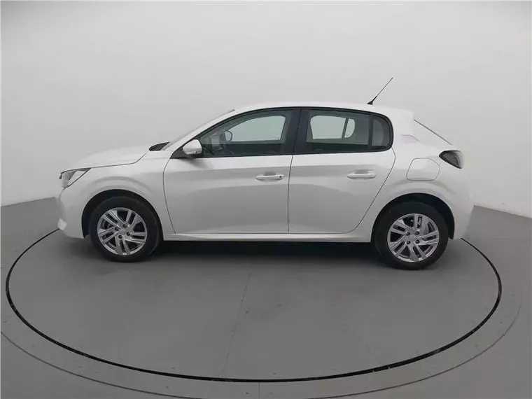 Peugeot 208 Branco 9