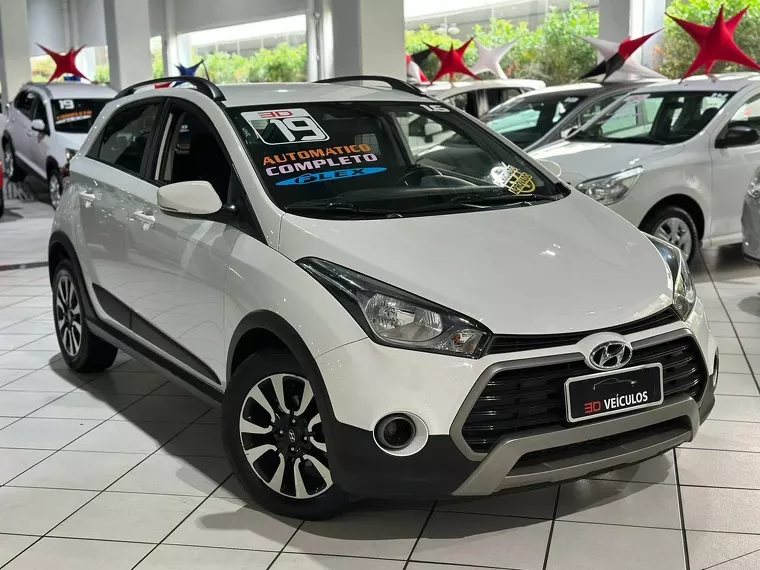 Hyundai HB20X Dourado 20