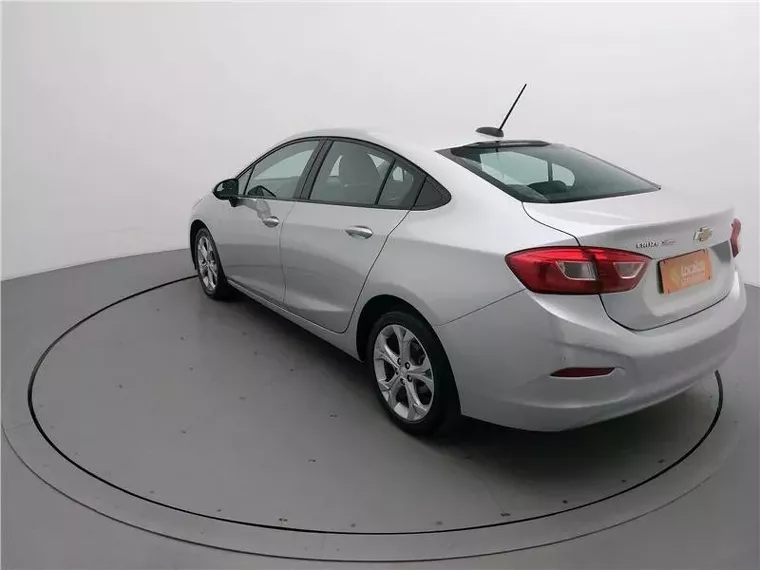 Chevrolet Cruze Prata 4