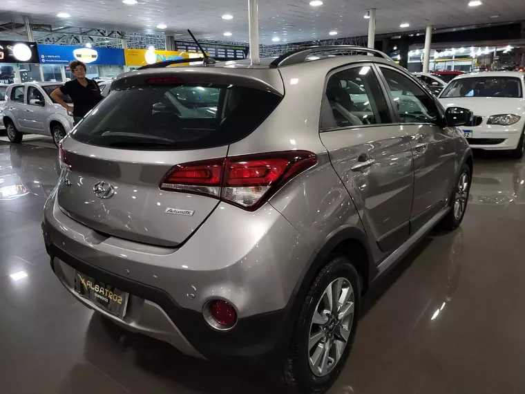 Hyundai HB20X Prata 2