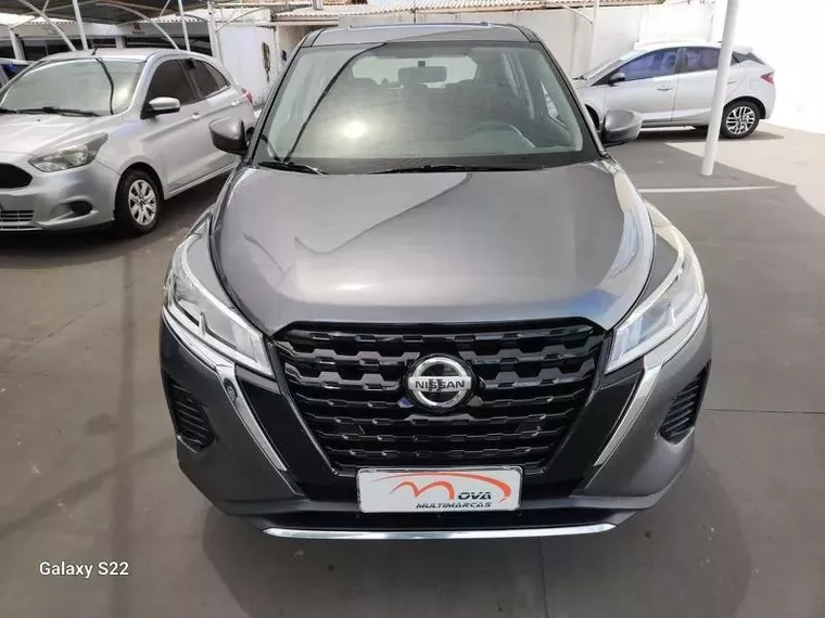 Nissan Kicks Cinza 3