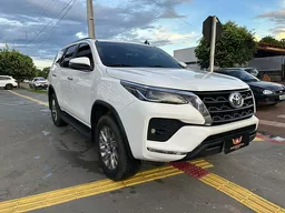 Toyota Hilux SW4