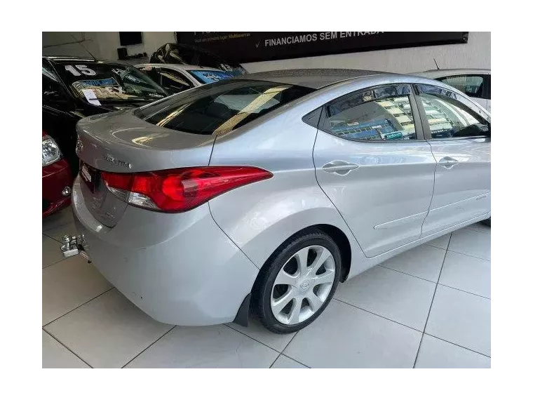 Hyundai Elantra Prata 6