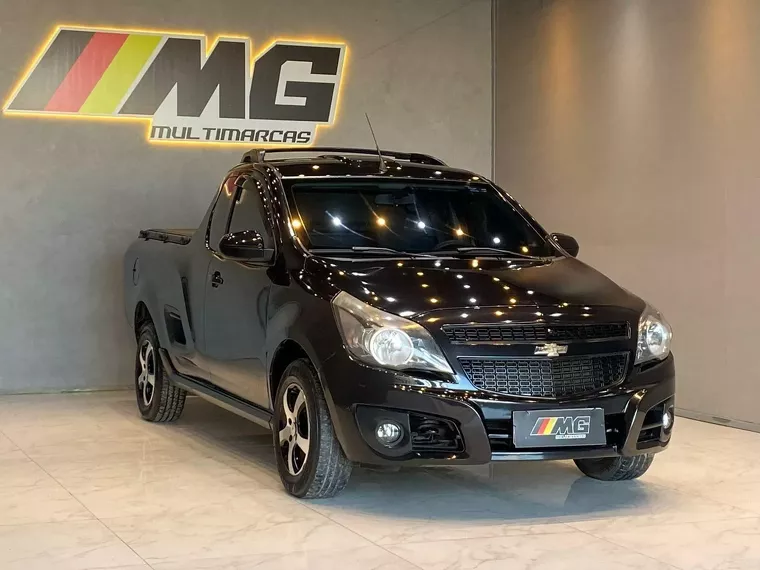 Chevrolet Montana Preto 12