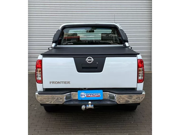 Nissan Frontier Branco 2