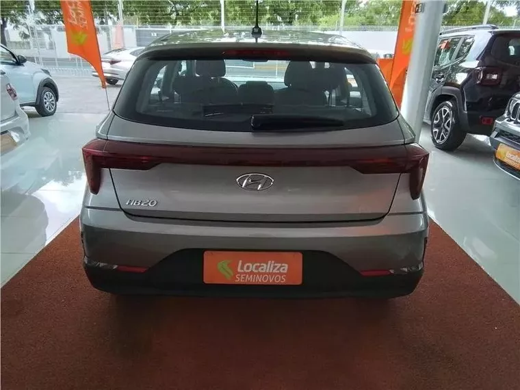 Hyundai HB20 Prata 8