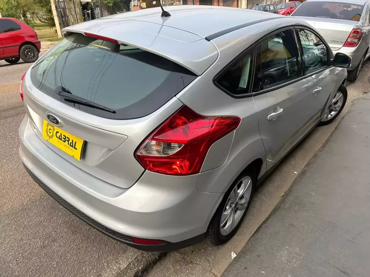 Ford Focus Prata 10