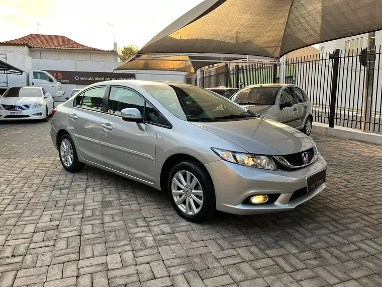 Honda Civic Prata 1