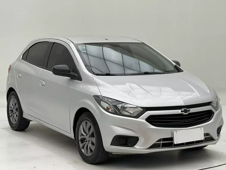 Chevrolet Onix Prata 10