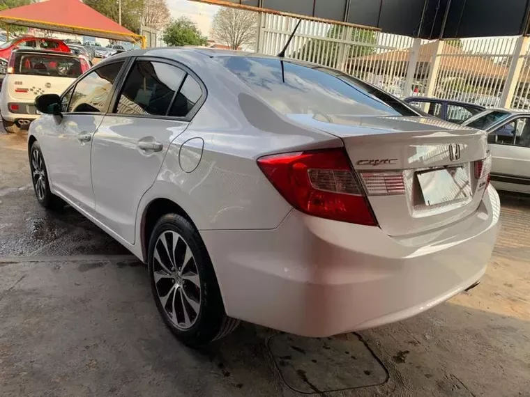 Honda Civic Branco 14