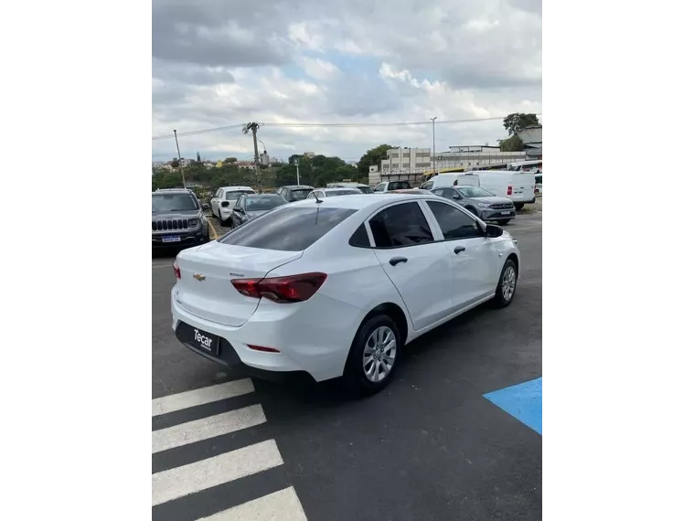 Chevrolet Onix Branco 2