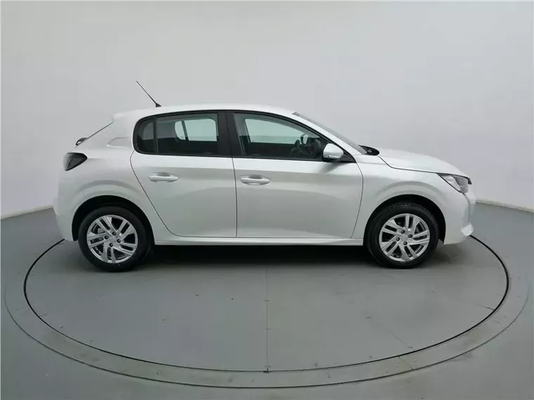 Peugeot 208 Branco 14