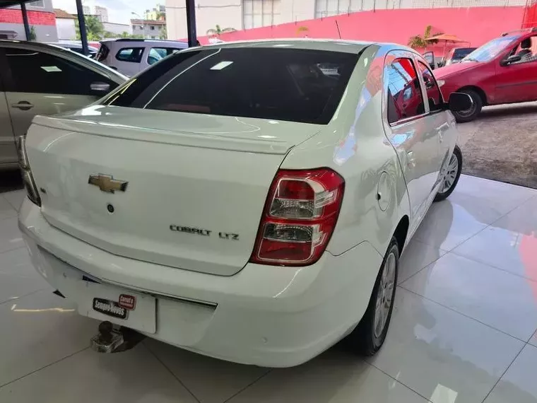 Chevrolet Cobalt Branco 9