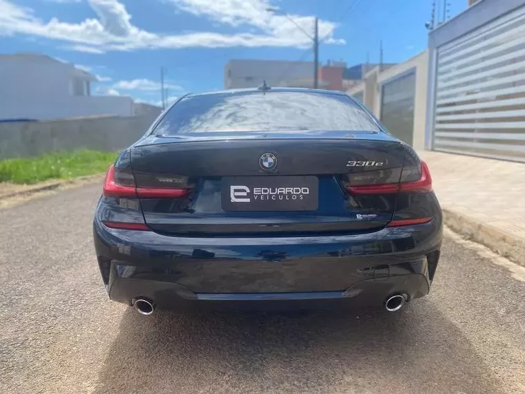 BMW 330e Preto 7