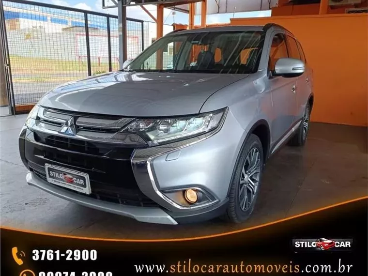 Mitsubishi Outlander Prata 8