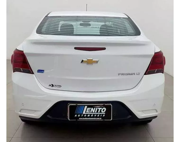 Chevrolet Prisma Branco 14