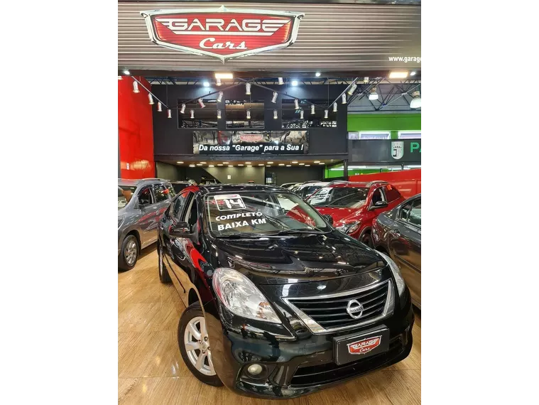 Nissan Versa Preto 17