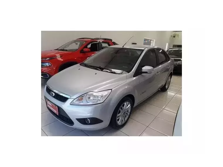 Ford Focus Prata 7