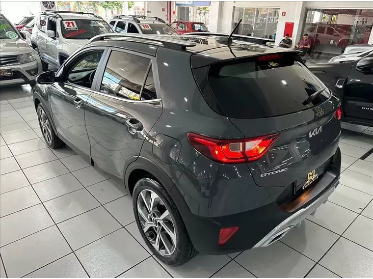 KIA Stonic Cinza 7