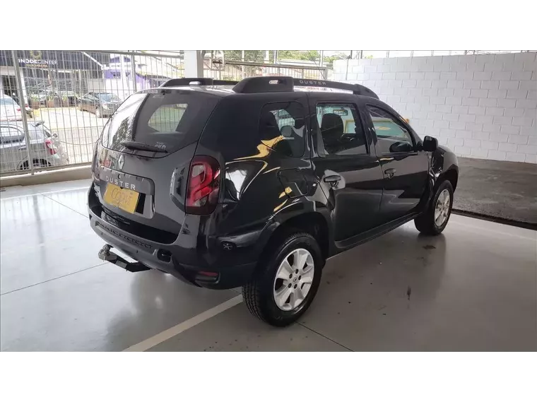 Renault Duster Preto 10