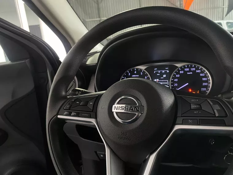 Nissan Kicks Cinza 11