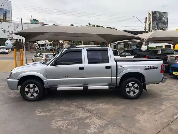 Chevrolet S10 Prata 12