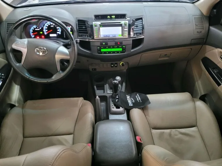 Toyota Hilux SW4 Prata 7