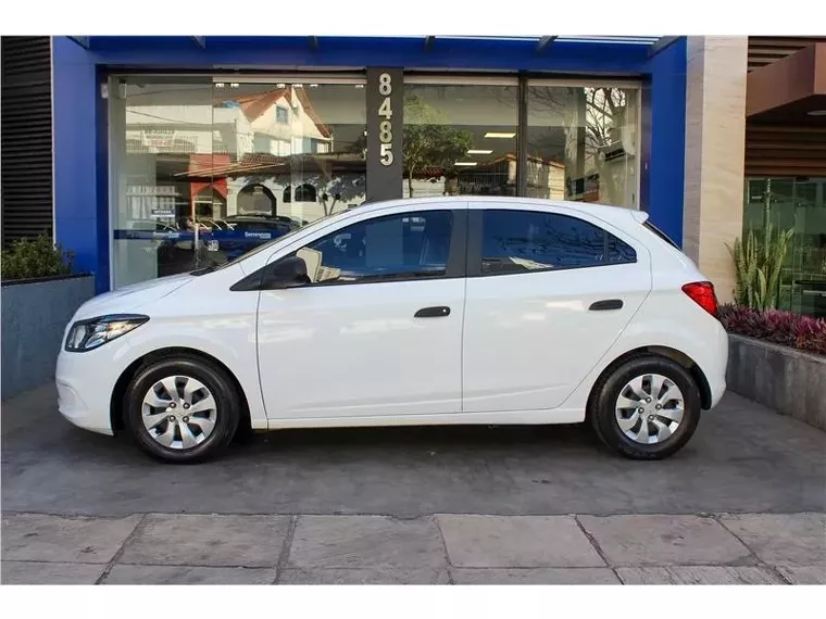 Chevrolet Onix Branco 4