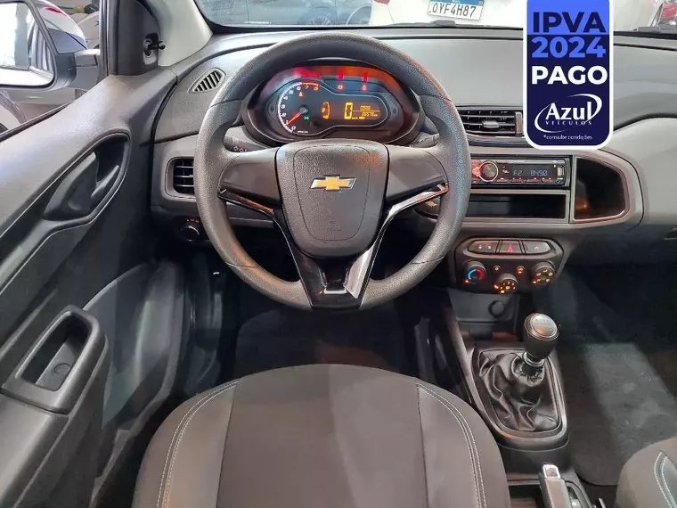 Chevrolet Onix Branco 9