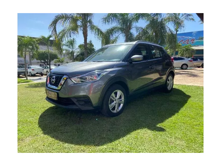 Nissan Kicks Cinza 8