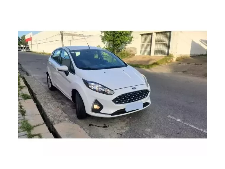 Ford Fiesta Branco 1