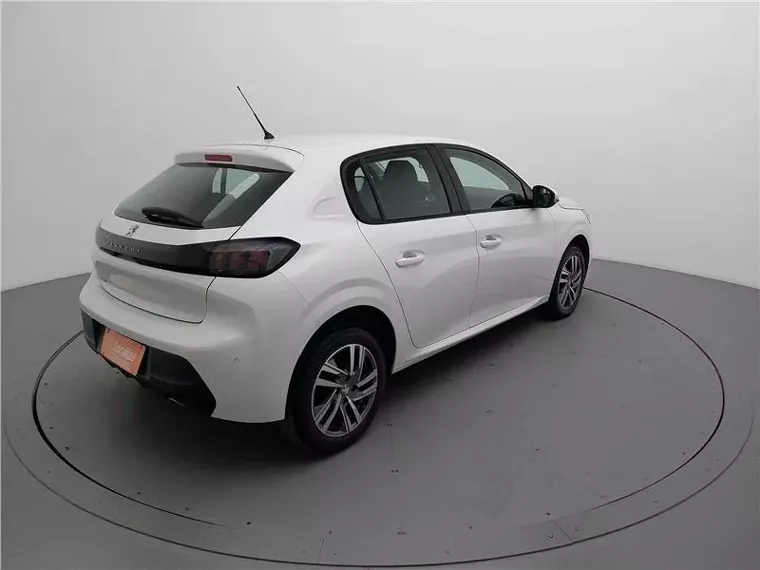 Peugeot 208 Branco 14