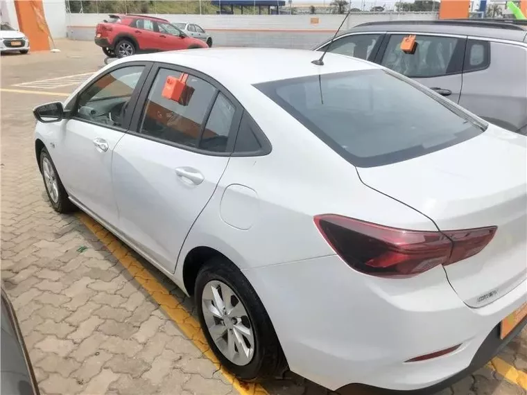 Chevrolet Onix Branco 2