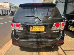Toyota Hilux SW4