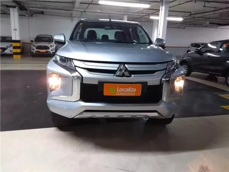 Mitsubishi L200 Triton Prata 18