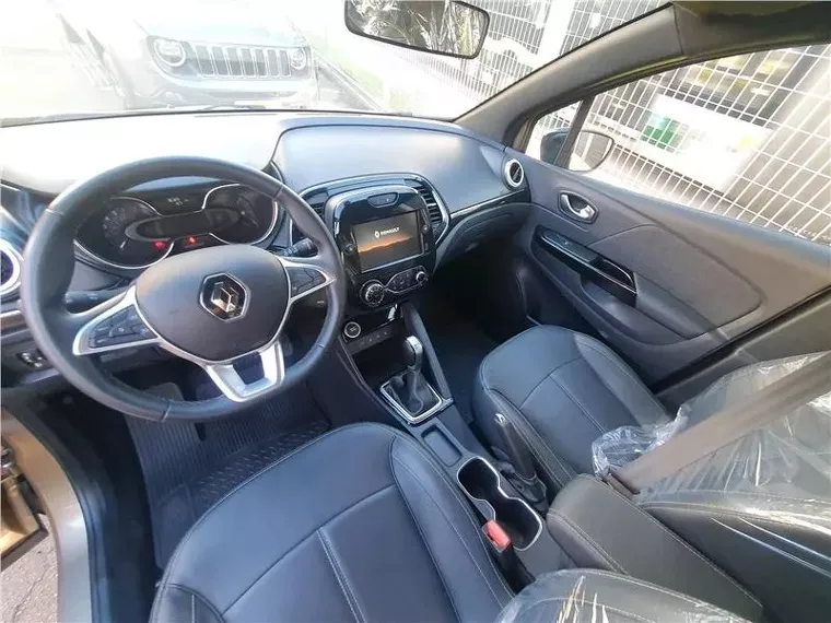 Renault Captur Bronze 3