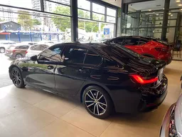 BMW 320i